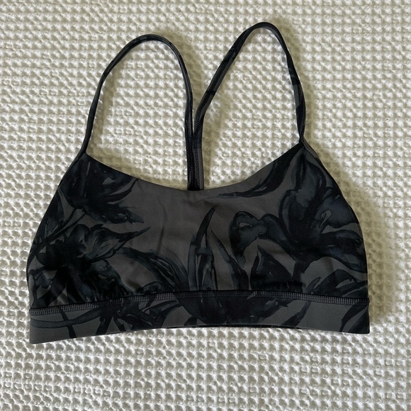 lululemon athletica Other - Lululemon Flow Y Nulu Bra